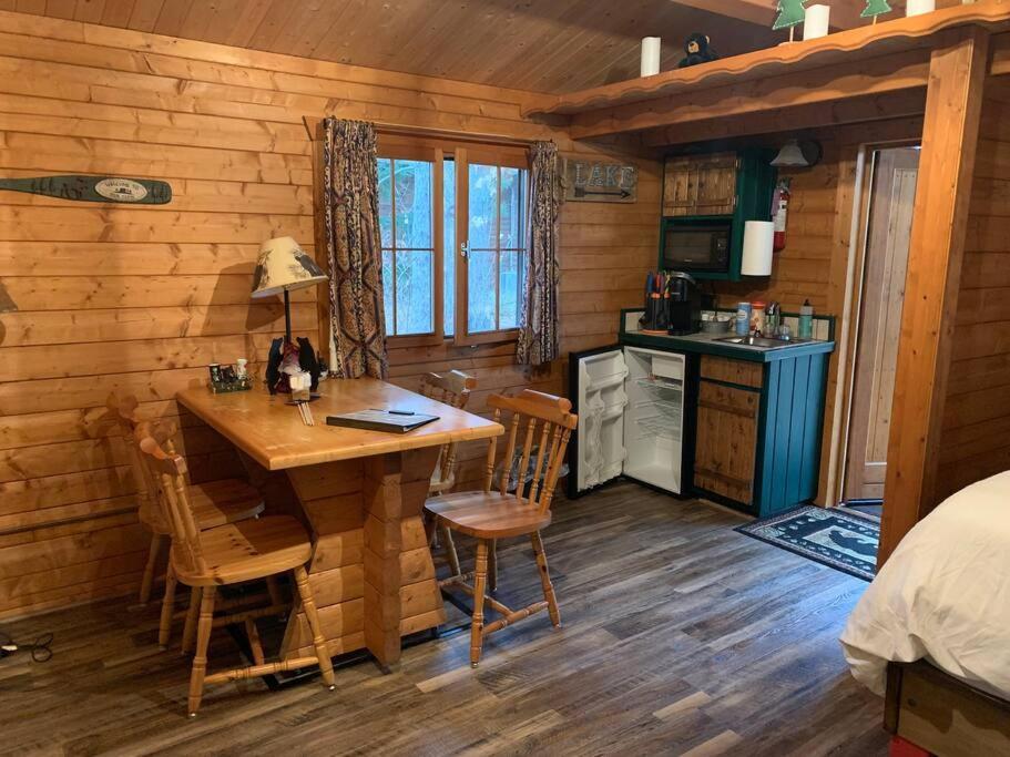 Honeybear Hideaway Cabin Hayward Exterior photo